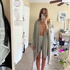 barefoot dreams wrap